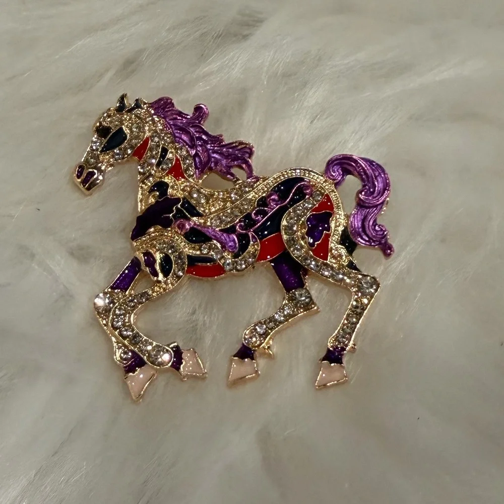 Sparkling Horse Brooch with Purple Accents - Picture 3 of 6